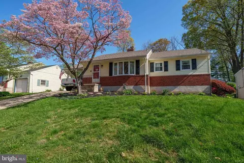 47 Old Manor Rd, Newark, DE 19711