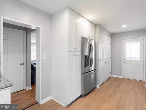 Entry Way - 263 S Dillwyn Rd, Newark, DE 19711 photo 2 of 2