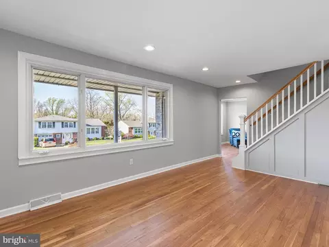 Living - 263 S Dillwyn Rd, Newark, DE 19711 photo 5 of 7