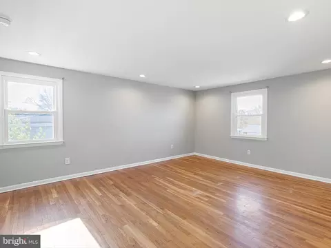 Living - 263 S Dillwyn Rd, Newark, DE 19711 photo 2 of 7