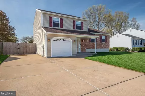 106 Pattie Dr, Newark, DE 19702