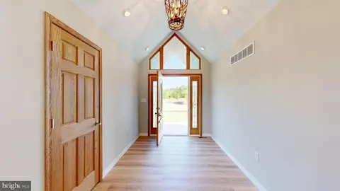 Entry Way - 1081 Caldwell Corner Rd, Townsend, DE 19734 photo 2 of 27