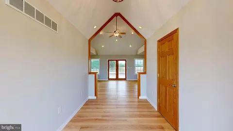 Entry Way - 1081 Caldwell Corner Rd, Townsend, DE 19734 photo 3 of 27