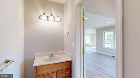 Entry Way - 1081 Caldwell Corner Rd, Townsend, DE 19734 photo 15 of 27