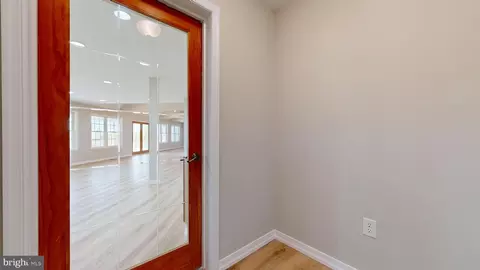 Entry Way - 1081 Caldwell Corner Rd, Townsend, DE 19734 photo 13 of 27