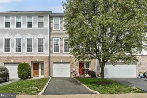 702 W Oakmeade Dr, Wilmington, DE 19810