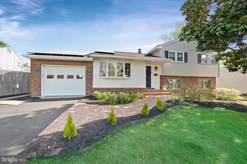 26 Burns Rd, Claymont, DE 19703