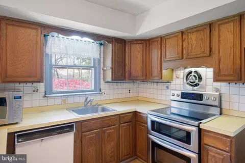 Kitchen - 903 Clydesdale Dr, Bear, DE 19701 photo 3 of 3