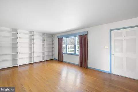 Living - 903 Clydesdale Dr, Bear, DE 19701 photo 2 of 2