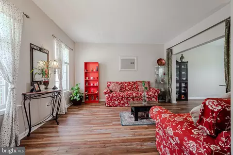 Living - 121 Wynnefield Rd, Bear, DE 19701 photo 1 of 6