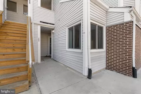 204 Michelle Ct, Newark, DE 19711