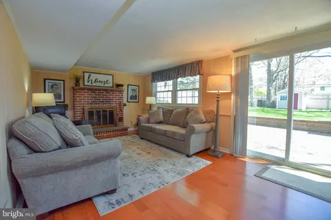 Living - 503 Webb Rd, Newark, DE 19711 photo 2 of 4
