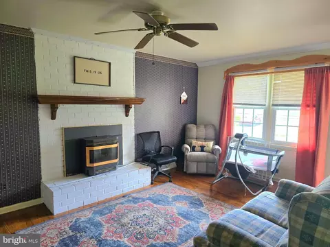 Living - 902 Clydesdale Dr, Bear, DE 19701 photo 3 of 3