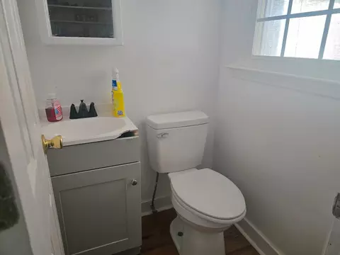 Bath - 902 Clydesdale Dr, Bear, DE 19701 photo 1 of 3
