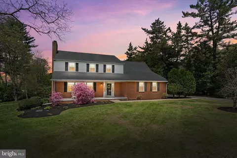 16 Winterbury Cir, Wilmington, DE 19808