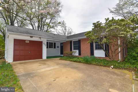 2526 Kittiwake Dr, Wilmington, DE 19805