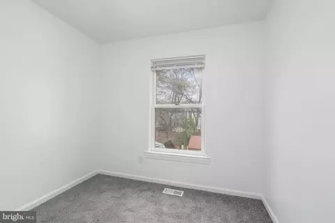 Bedroom - 327 Thayer Ct, Newark, DE 19702 photo 2 of 2