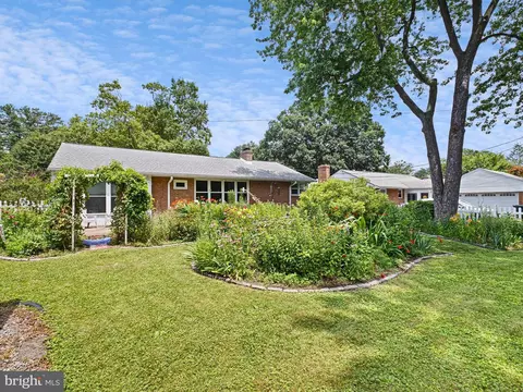 Exterior - 207 Sunset Rd, Newark, DE 19711 photo 4 of 5