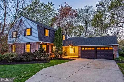 3010 Maple Shade Ln, Wilmington, DE 19810