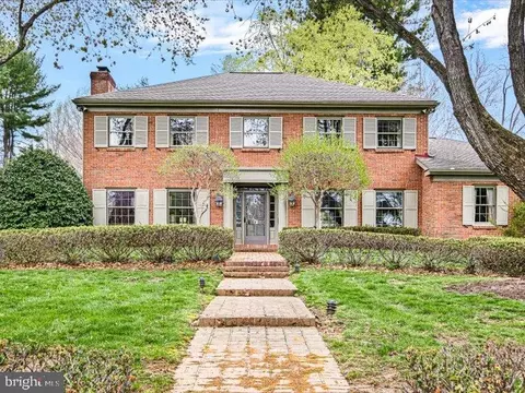 4001 Lakeview Dr, Greenville, DE 19807