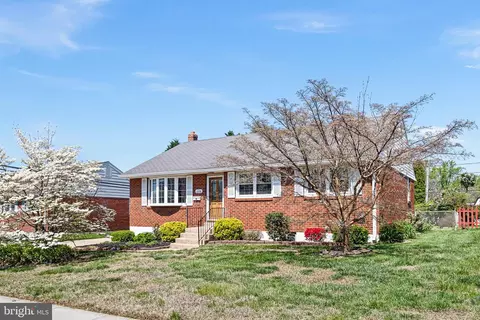 2216 Saint James Dr, Wilmington, DE 19808