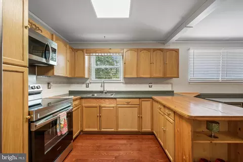 Kitchen - 125 Elgin Ct, Newark, DE 19702 photo 1 of 2