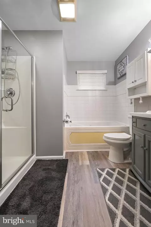 Bath - 125 Elgin Ct, Newark, DE 19702 photo 1 of 2