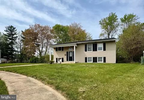 175 Pinefield Ct, Newark, DE 19713 photo 2