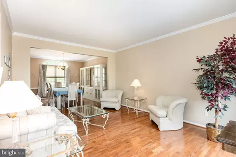 Living - 5 Keeneland Ct, Bear, DE 19701 photo 2 of 3