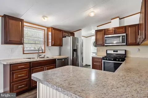 35 N Dragon Dr, Bear, DE 19701 photo 10