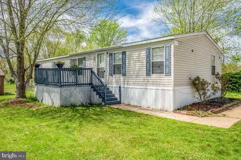 35 N Dragon Dr, Bear, DE 19701