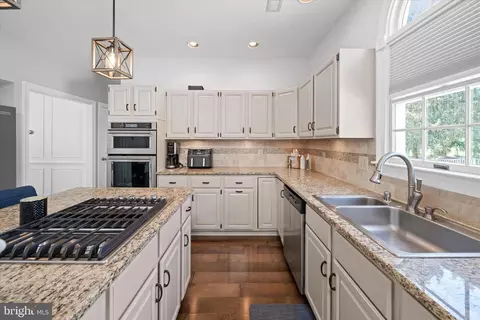 Kitchen - 6 Meadowbrook Ln, Newark, DE 19711 photo 1 of 5