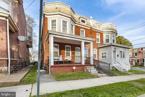 703 W 26th St, Wilmington, DE 19802