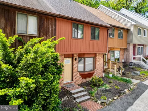 49 Helios Ct, Newark, DE 19711