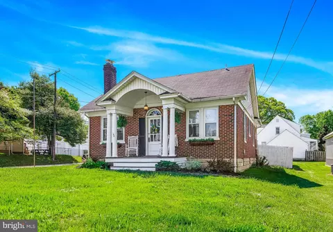 140 Capitol Trl, Newark, DE 19711