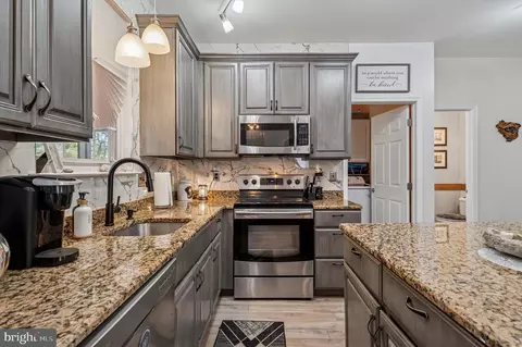 Kitchen - 12 Emerald Ridge Dr, Bear, DE 19701 photo 3 of 3