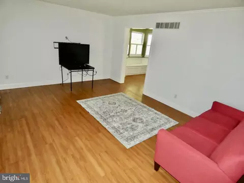 Living - 13 Grace Ct, Newark, DE 19702 photo 1 of 9