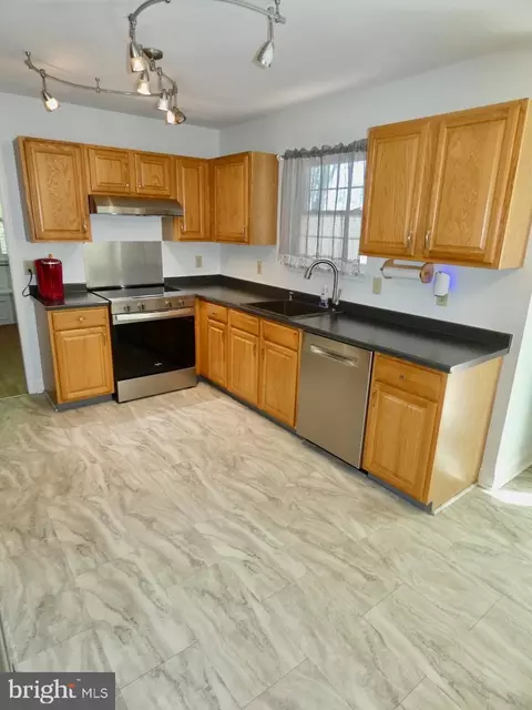 Kitchen - 13 Grace Ct, Newark, DE 19702 photo 2 of 5