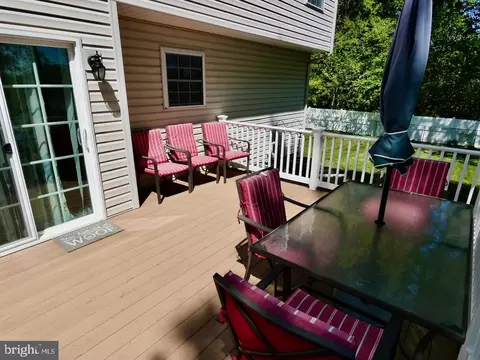 Exterior - 13 Grace Ct, Newark, DE 19702 photo 5 of 23