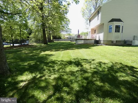 Exterior - 13 Grace Ct, Newark, DE 19702 photo 18 of 23