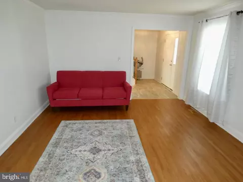 Living - 13 Grace Ct, Newark, DE 19702 photo 5 of 9