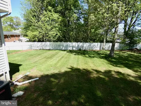 Exterior - 13 Grace Ct, Newark, DE 19702 photo 14 of 23