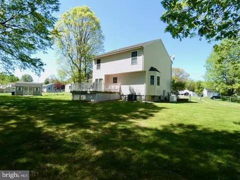 Exterior - 13 Grace Ct, Newark, DE 19702 photo 11 of 23