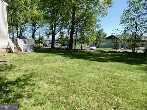 Exterior - 13 Grace Ct, Newark, DE 19702 photo 13 of 23