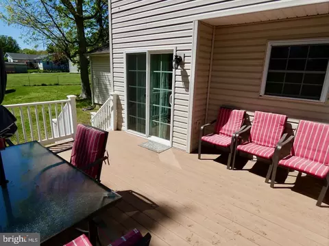 Exterior - 13 Grace Ct, Newark, DE 19702 photo 6 of 23