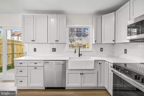 8 Revere Pl, Newark, DE 19702