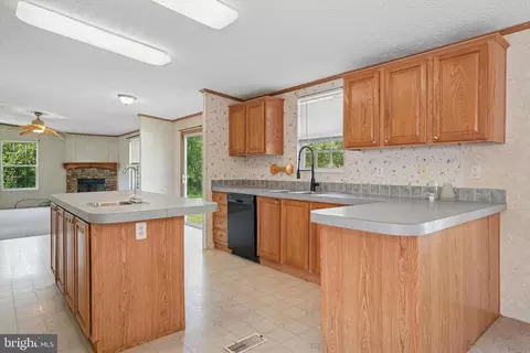 41 N Dragon Dr, Bear, DE 19701 photo 8