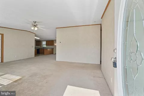 41 N Dragon Dr, Bear, DE 19701 photo 4