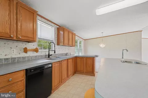 41 N Dragon Dr, Bear, DE 19701 photo 10