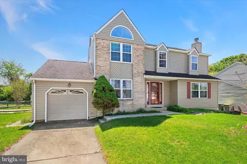 33 Whitson Dr, Newark, DE 19702